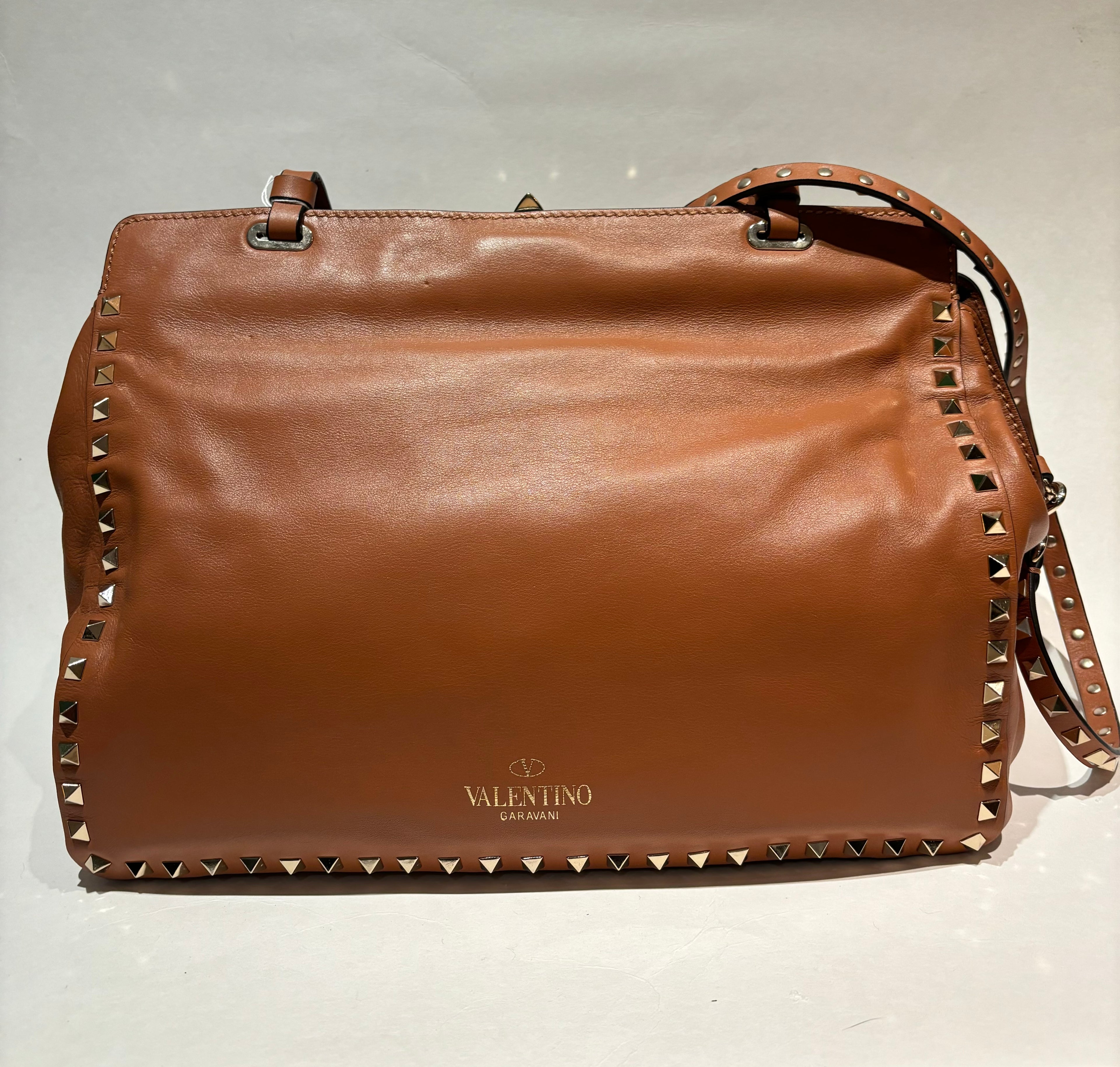 Valentino Garavani Rockstud tote bag tan leather